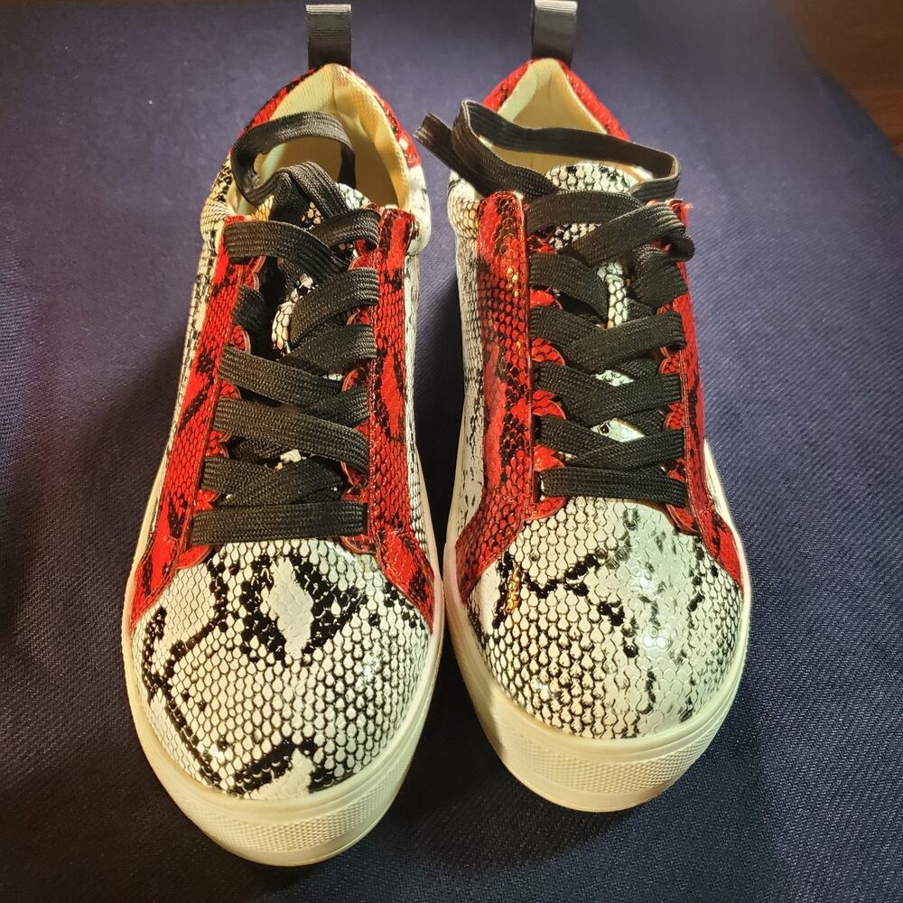 Camel Toes Womens Snakeskin Print Sneakers Size 10 US EU 41 Laced Casual Shoes
